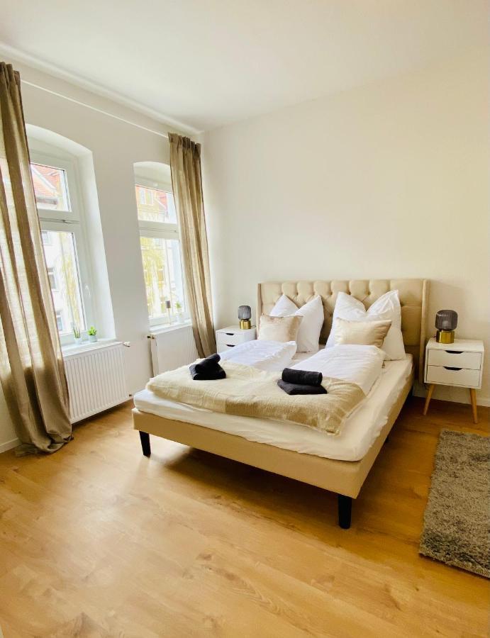 Stilvolles Apartment In Zentraler Lage - Smart-Tv, Queensize-Bett, Altbaustil, Kueche In City-Naehe Erfurt Exterior photo