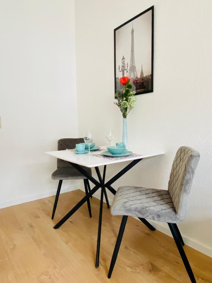 Stilvolles Apartment In Zentraler Lage - Smart-Tv, Queensize-Bett, Altbaustil, Kueche In City-Naehe Erfurt Exterior photo